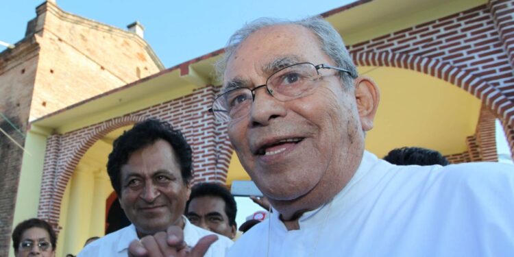 Muere por covid-19 el sacerdote Arturo Lona Reyes, el Obispo de los pobres
